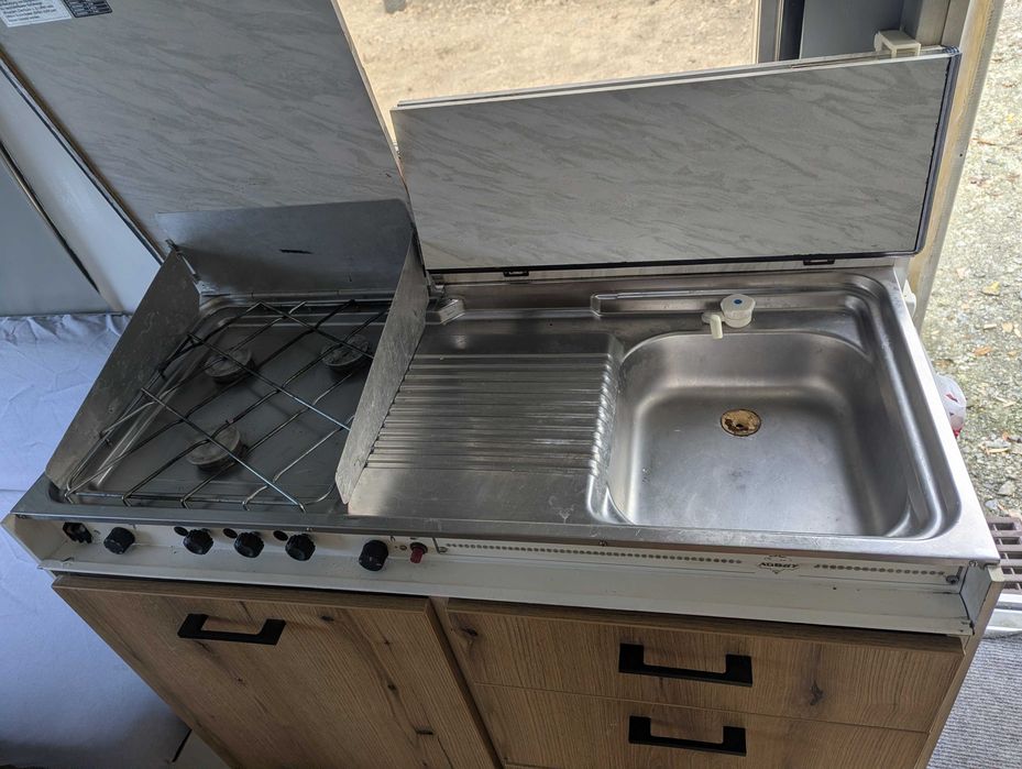 Hobby 430 КАРАВАН КЕМПЕР АВТОбудинок на 4 персони