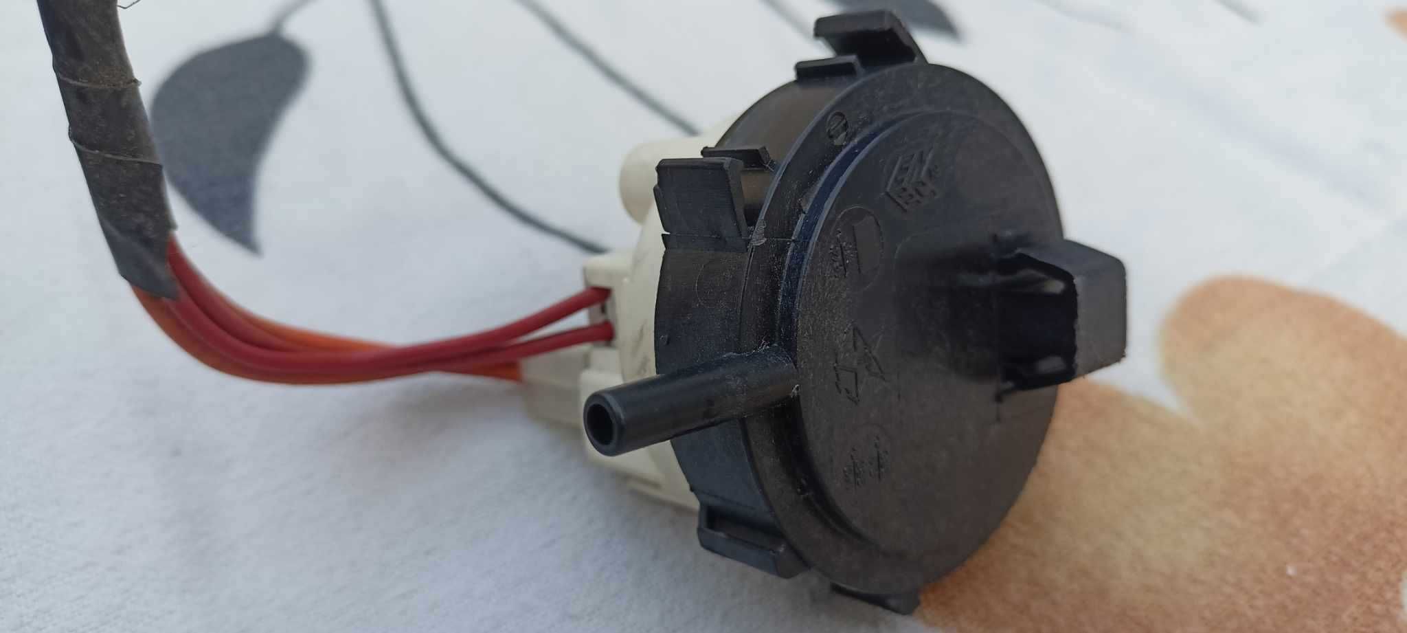Hydrostat Presostat Pralka Whirlpool AWM 6071 AWM 6091