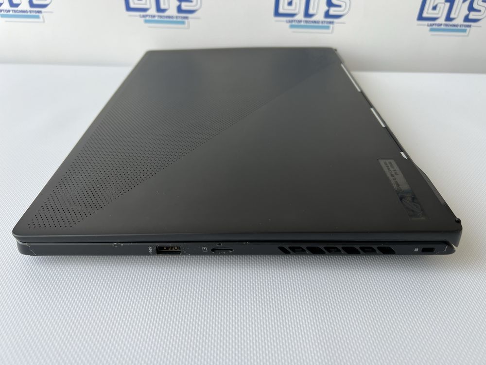 Asus rog zephyrus M16 144Hz i7-11800H/ram16/ssd512 RTX3050Ti