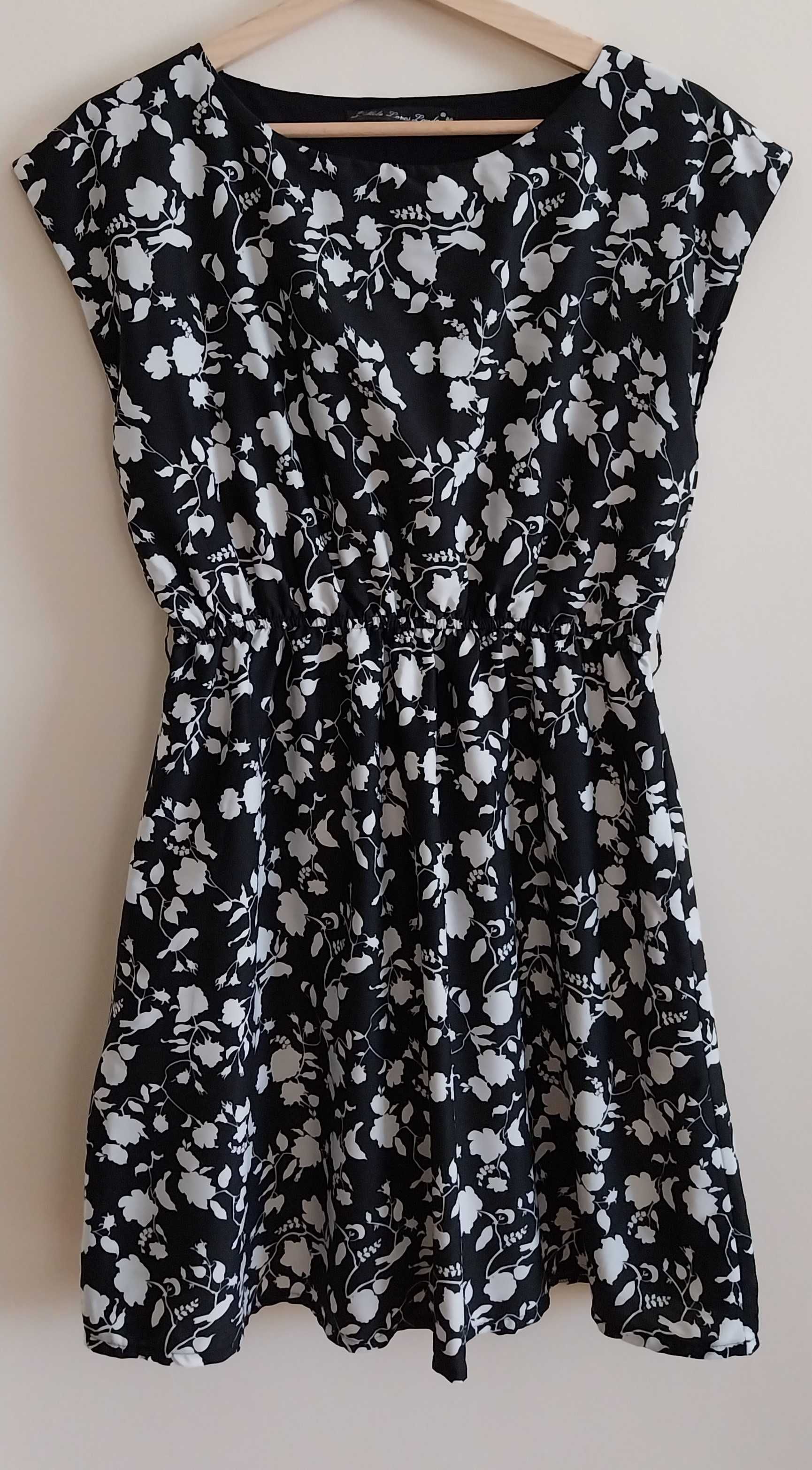Elegancka sukienka na lato rozkloszowana czarna M/38 S/M kwiaty