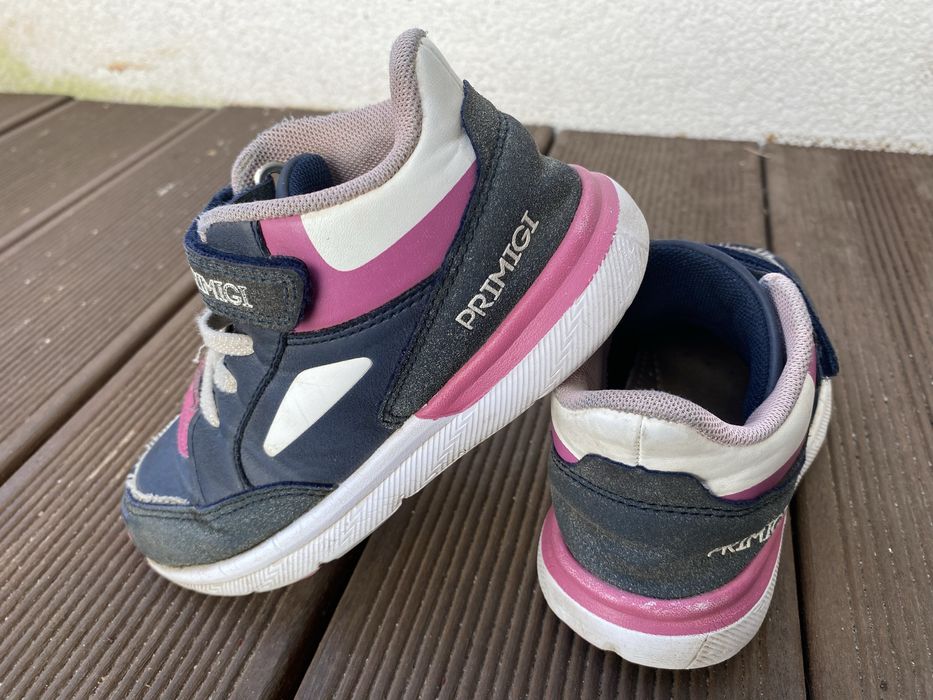 Sneakersy, buty a’la adidasy Primigi dla dziewczynki, granatowe r.28
