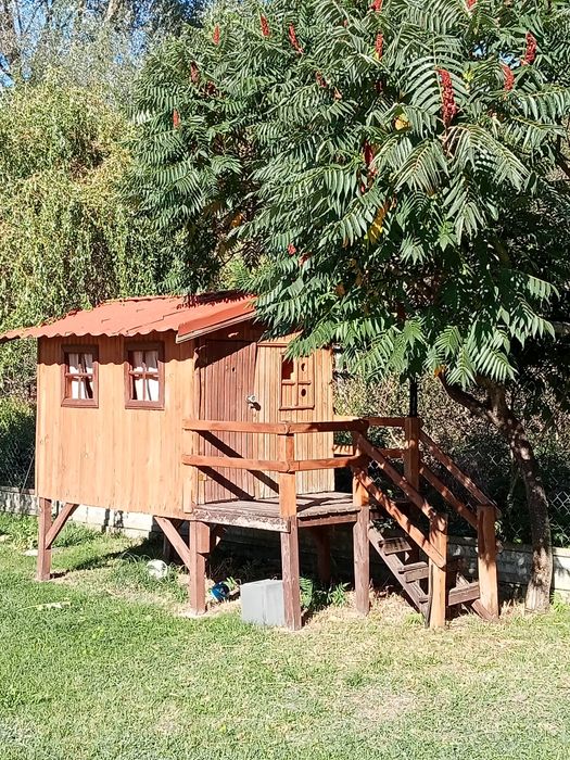 Domek ogrodowy dla dzieci.