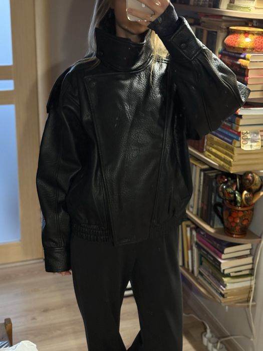 Трендова чорна куртка косуха Zara з коміром - розмір XS