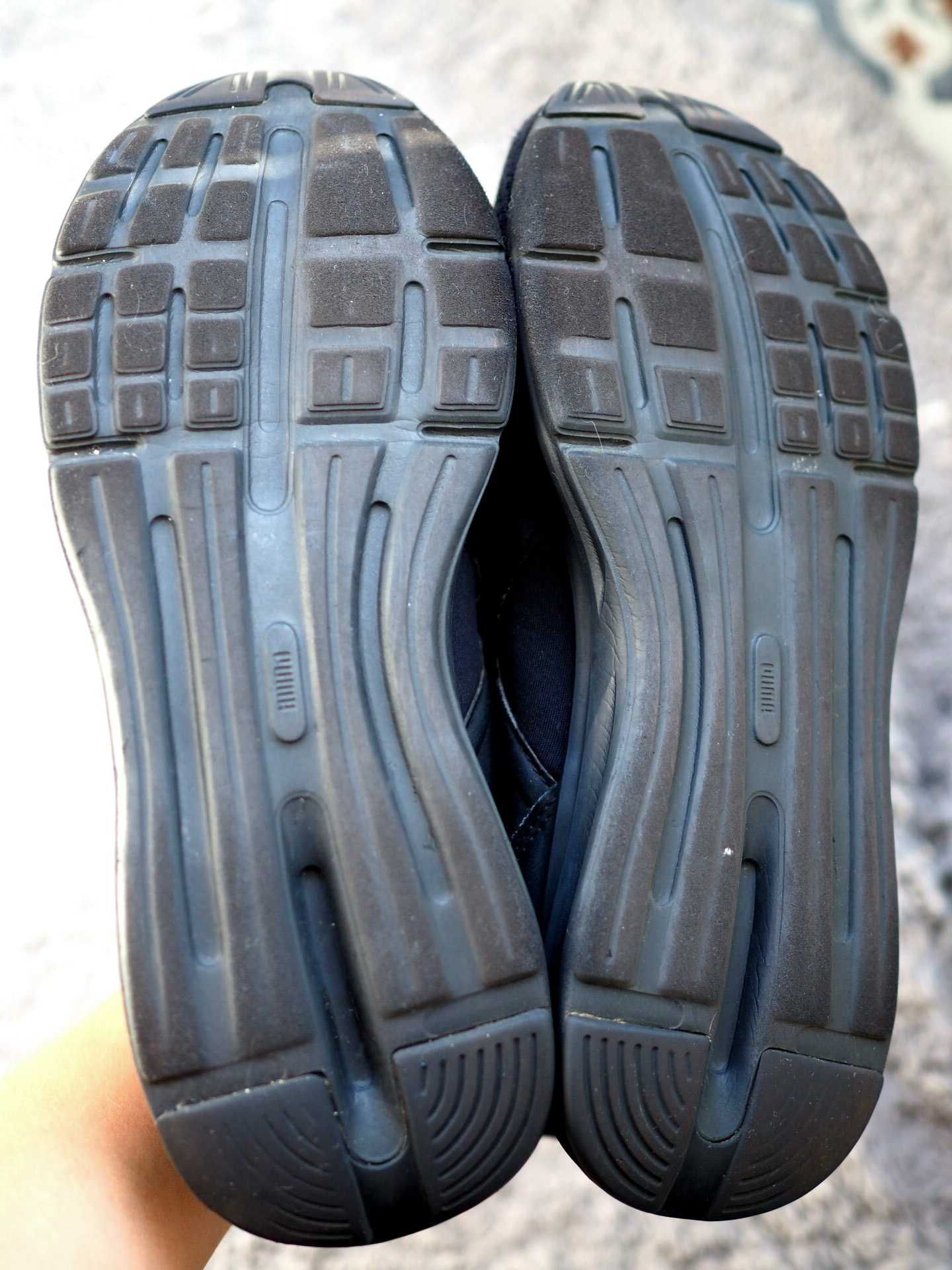 Buty, adidasy męskie/młodzieżowe Puma Enzo Edge Mesh. R. 42, czarne.