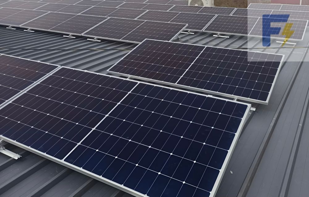 Готовий комплект кріплення для сонячних панелей на 5 панелей під кутом