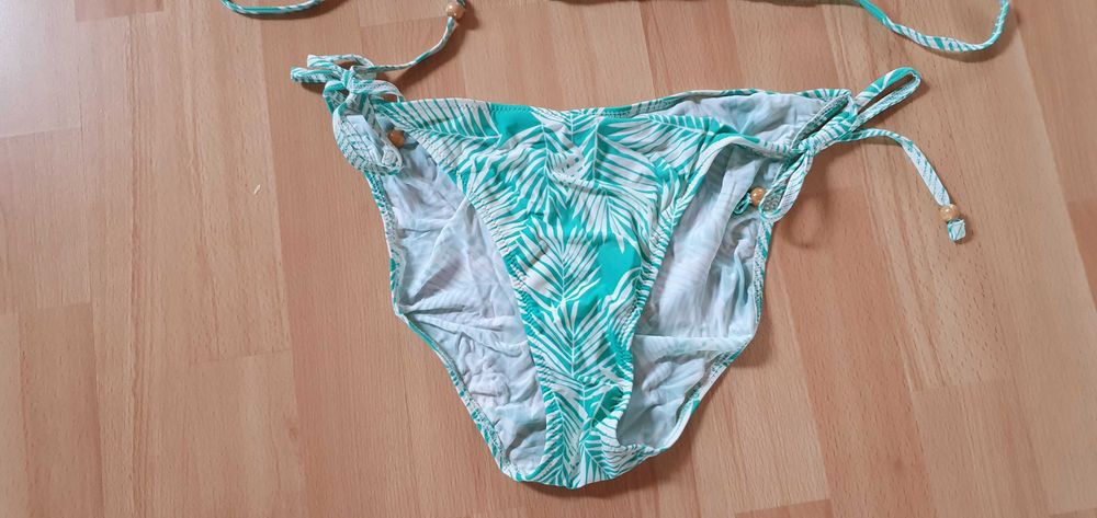 Strój kąpielowy góra rozmiar 40, dół 44