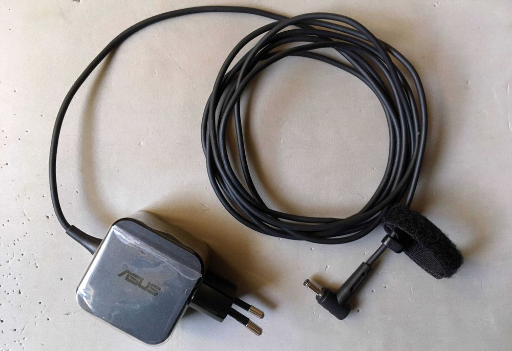 Carregador original ASUS ADP-33AW Z 19v 1.75A