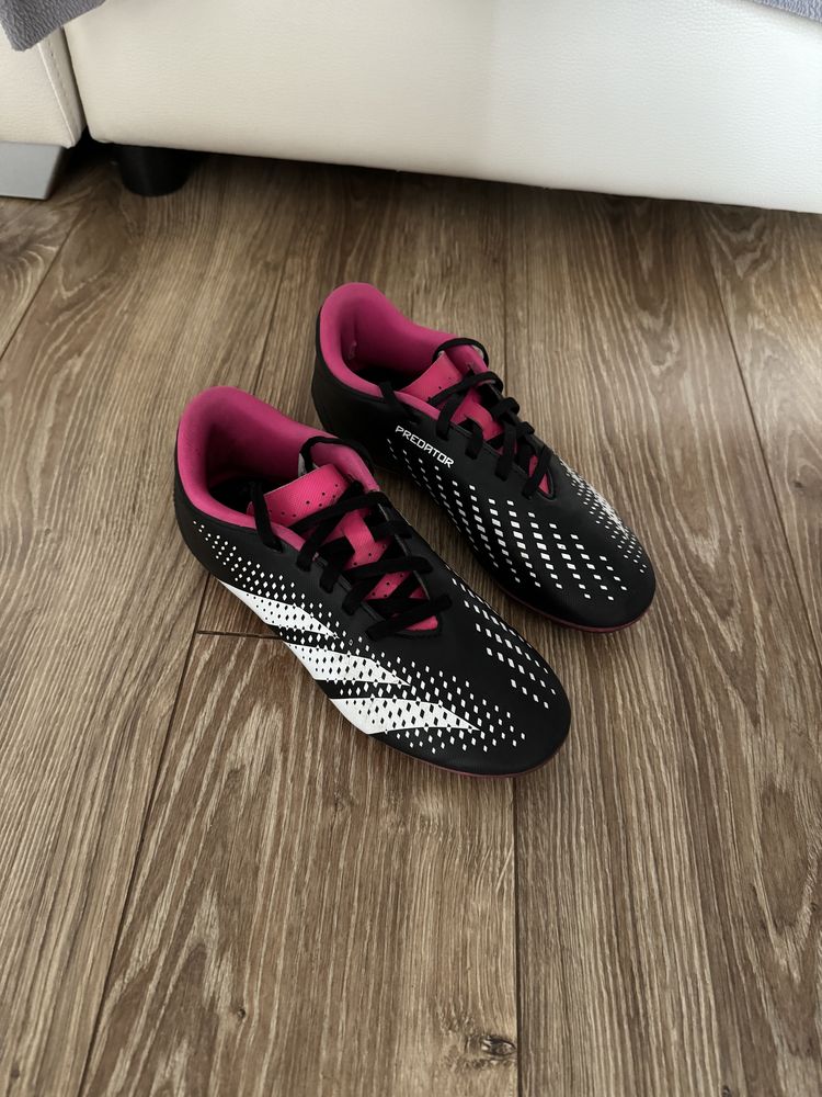 Buty piłkarskie dla chłopca lub dziewczynki Adidas predator