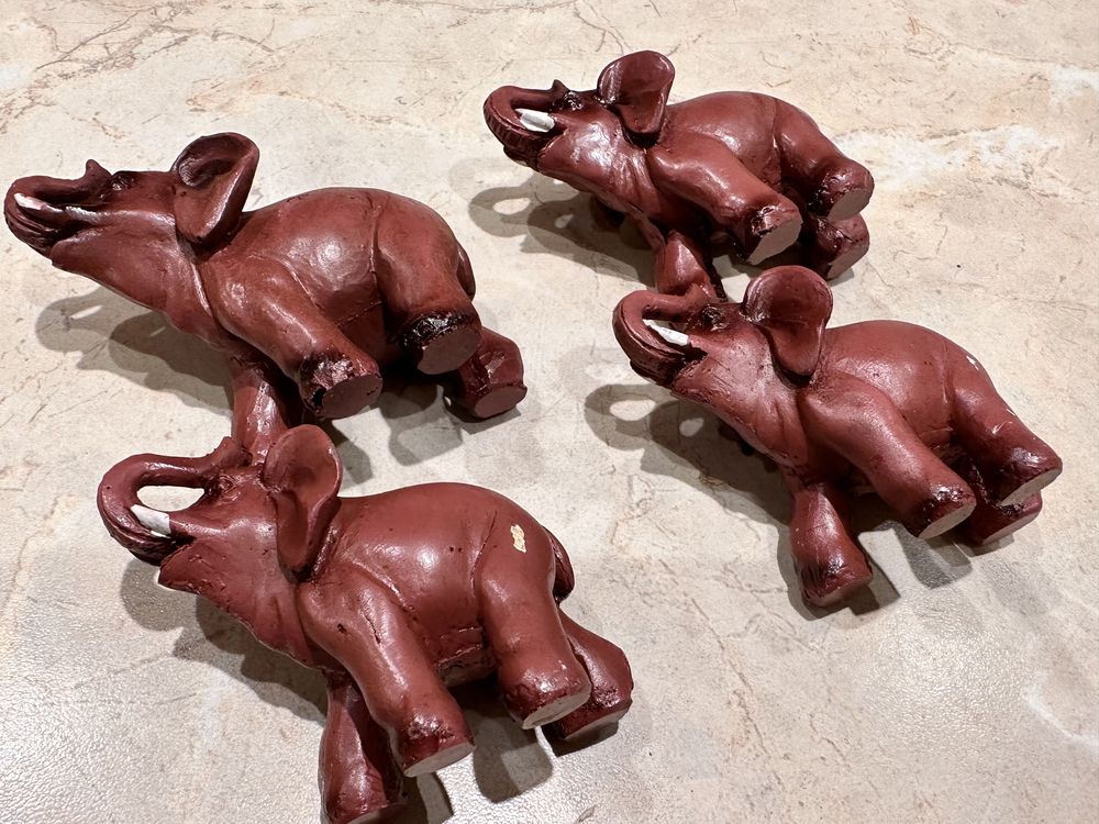 4 figurki słoń słonik z tworzywa nowe wada zestaw tanio