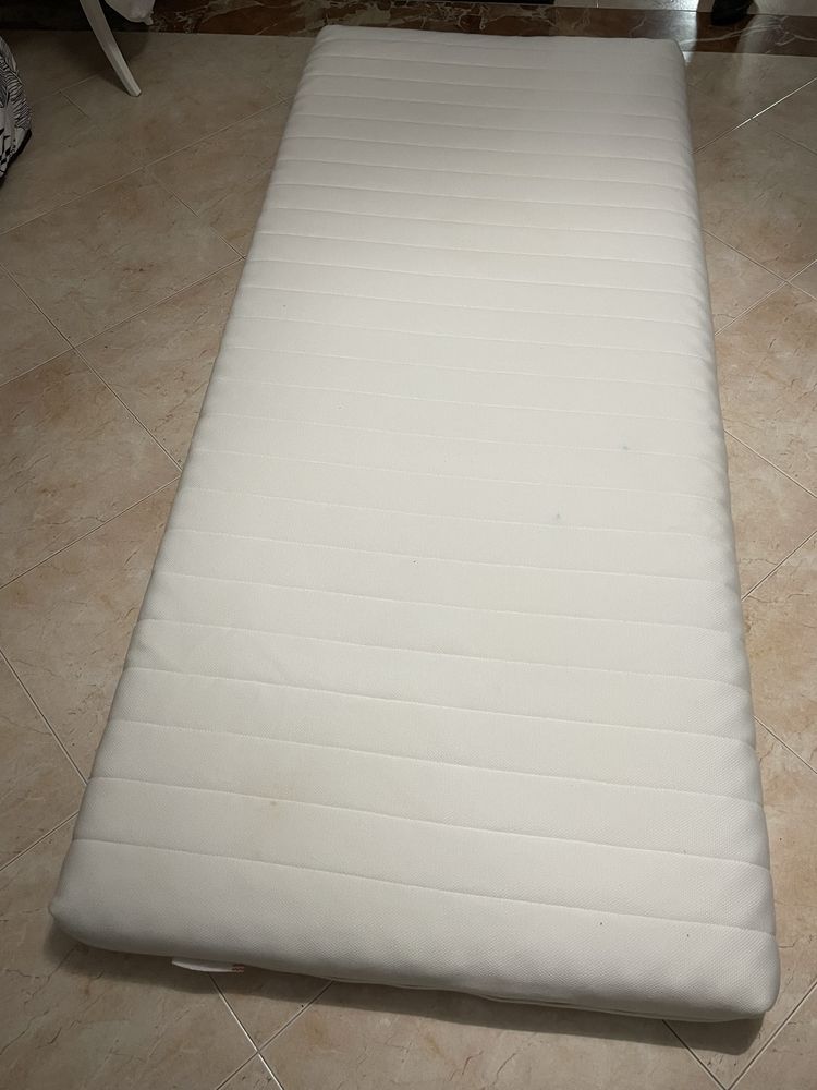 Colchão solteiro 90 x 200