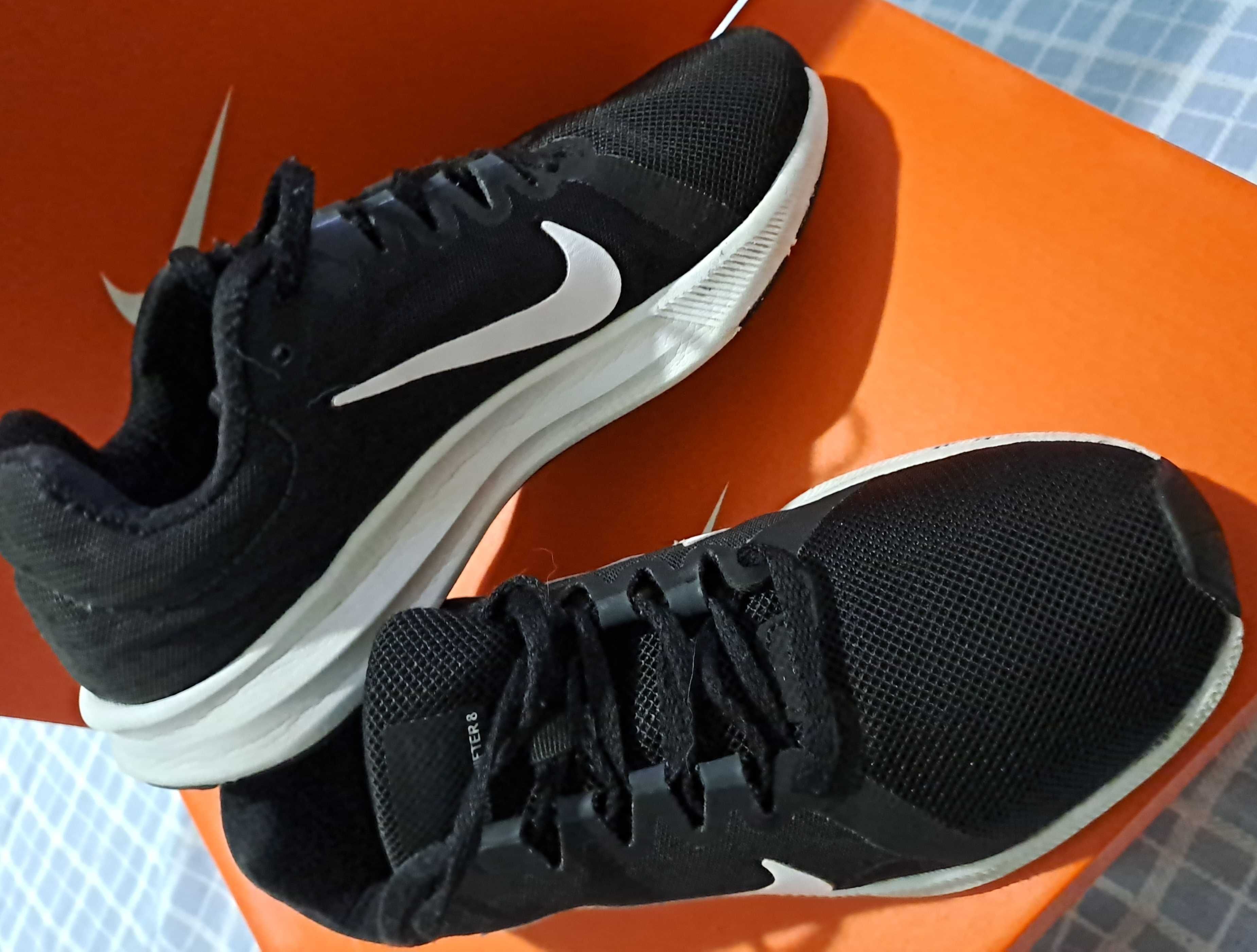 Кросівки Nike в отлічному стані