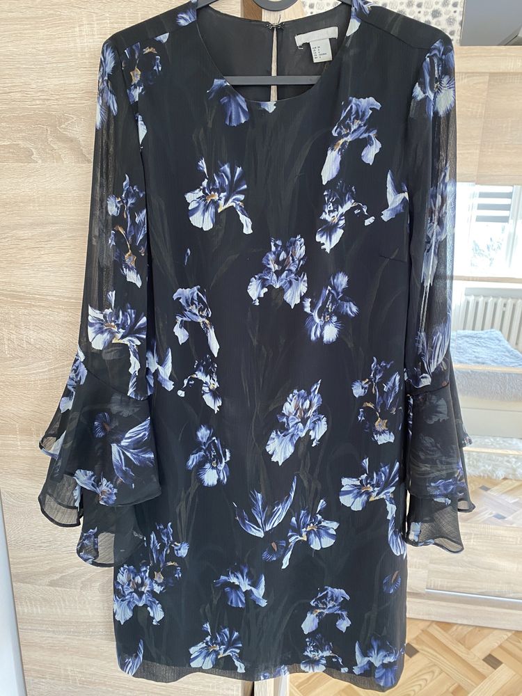 sukienka w kwiaty granatowa granat czarna krótka H&M długie rękawy S