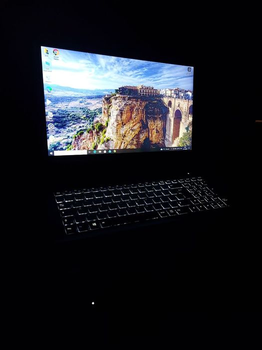 Игровой ноутбук 2гб видео/16гб оперативной