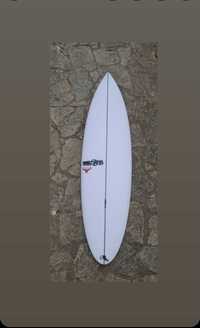 Prancha Surf JS Raging Bull 6'8 x 20 3/4 x 3 1/8 45.1L