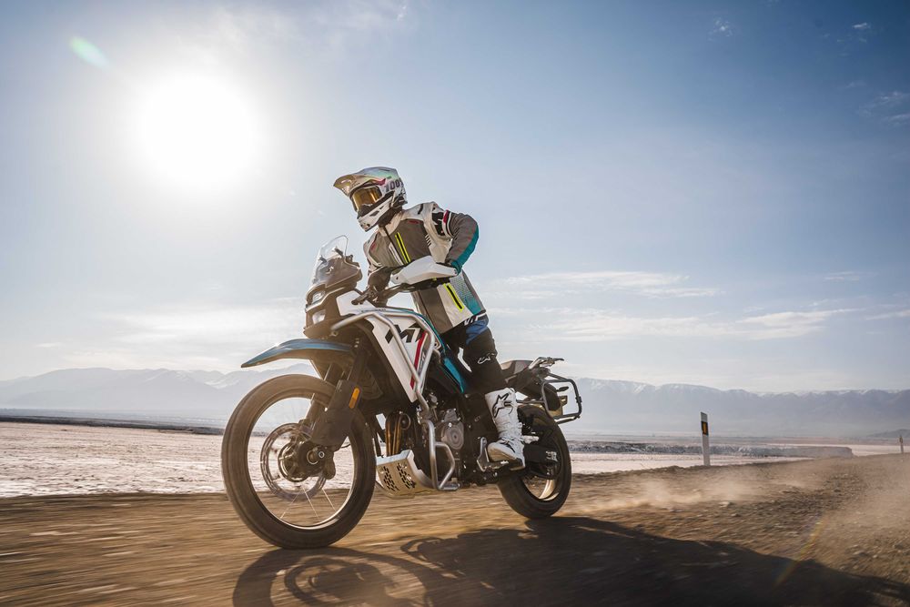 Motocykl 450 MT CF, wytrzymałość i wszechstronność Cf Moto Cfmoto