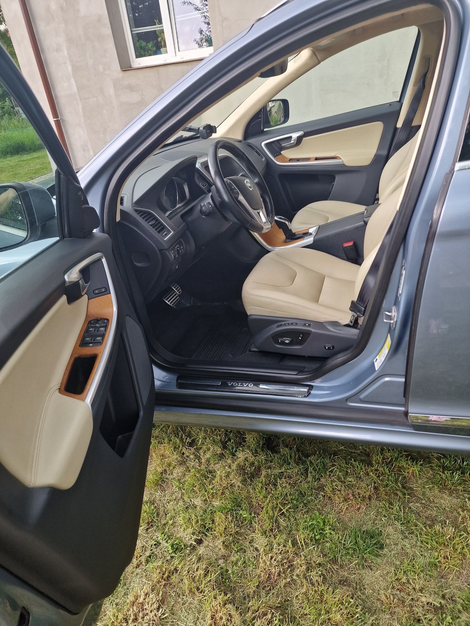 Volvo XC60 T5 2.0 maly przebieg