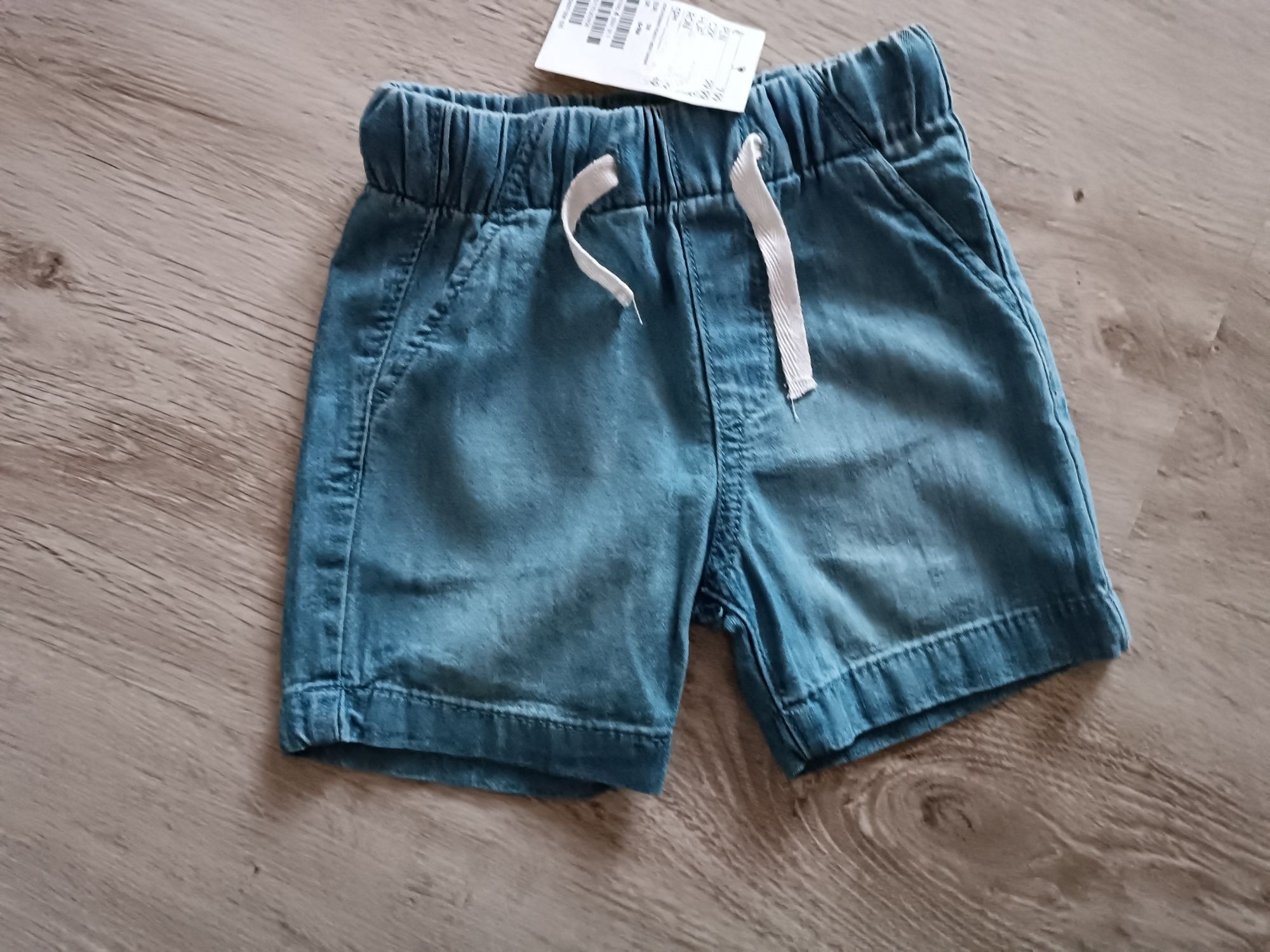 Nowe spodenki jeansowe rozmiar 74