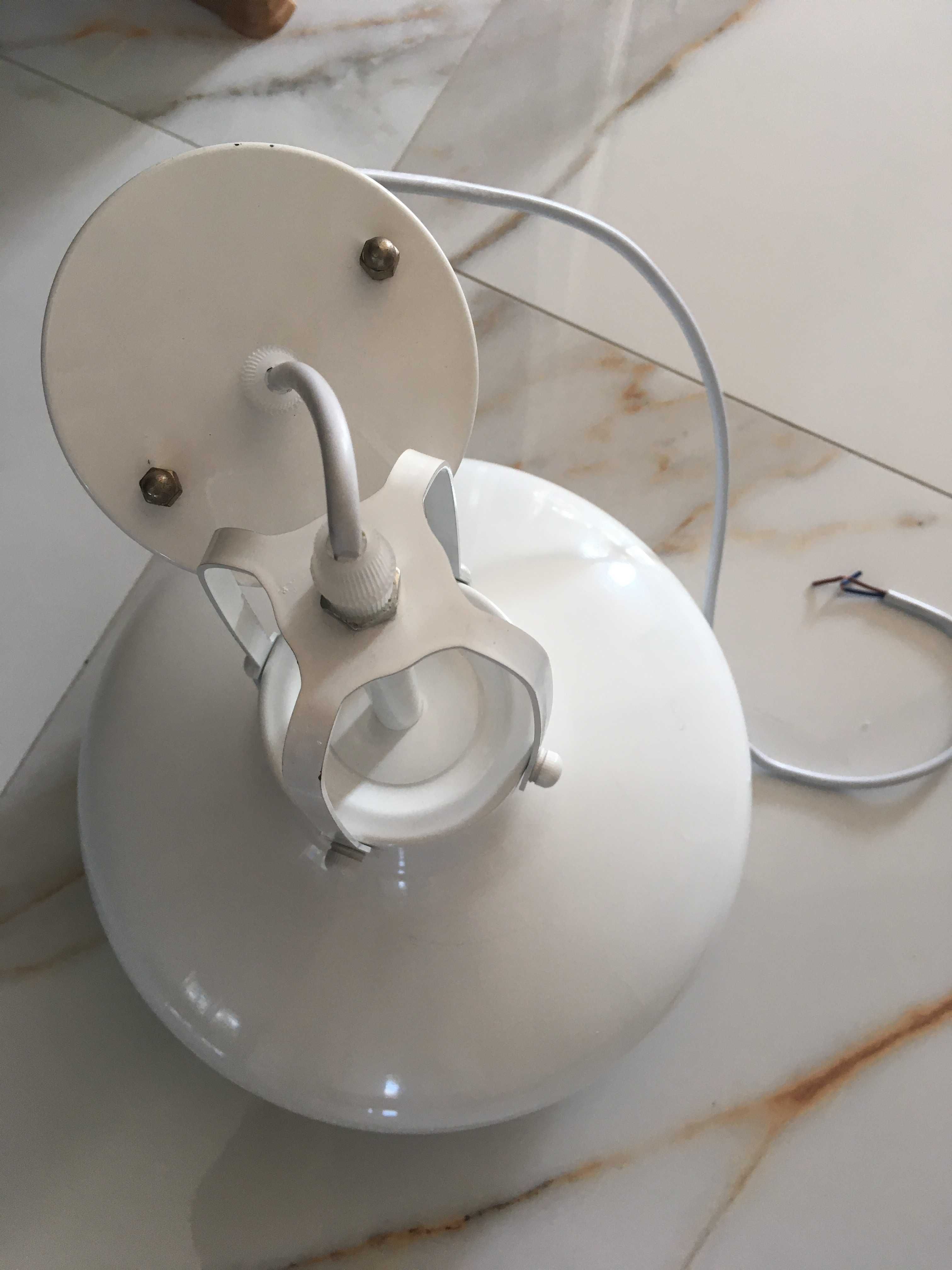 Lampa w stylu retro