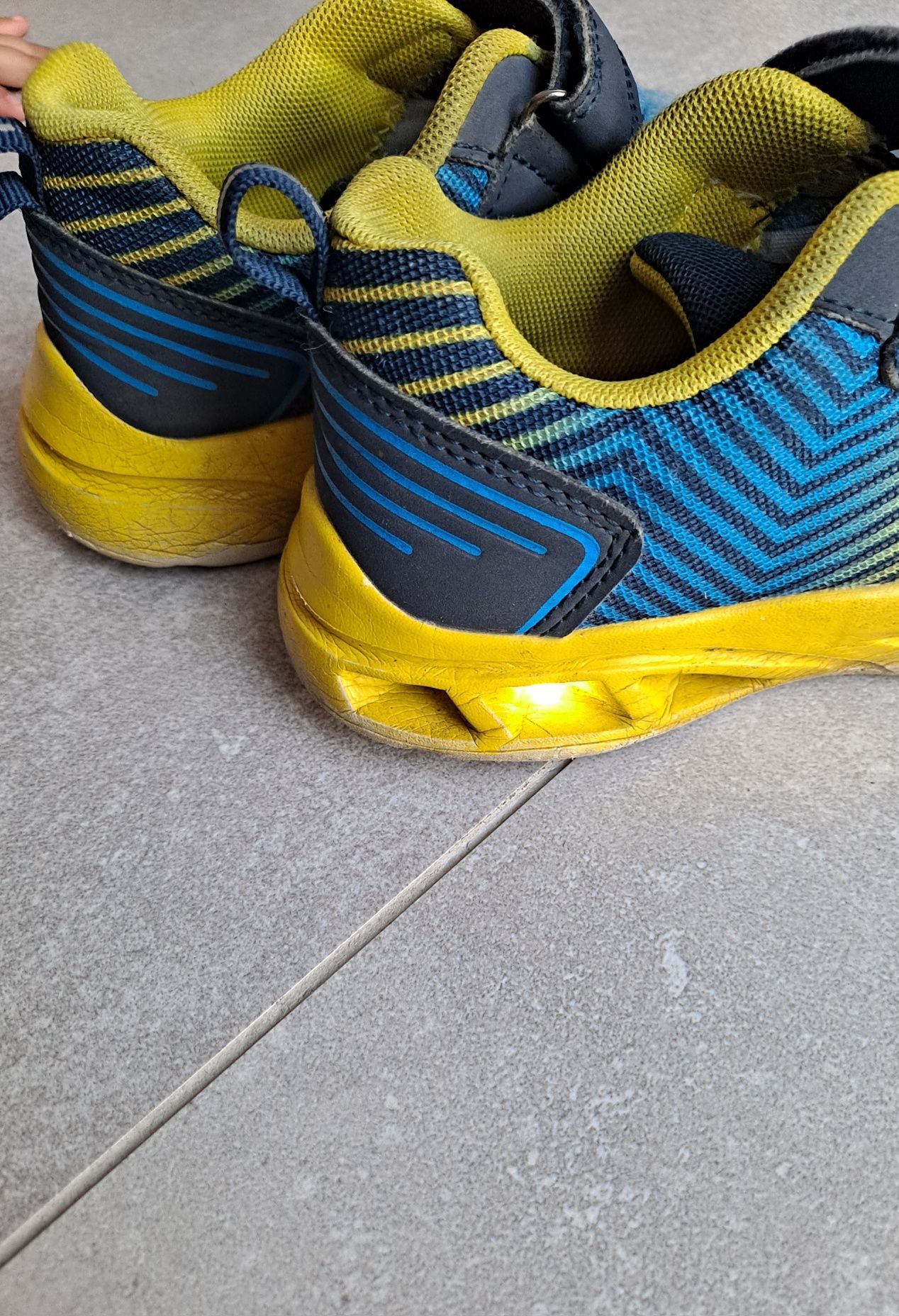 Adidasy Sprandi 30