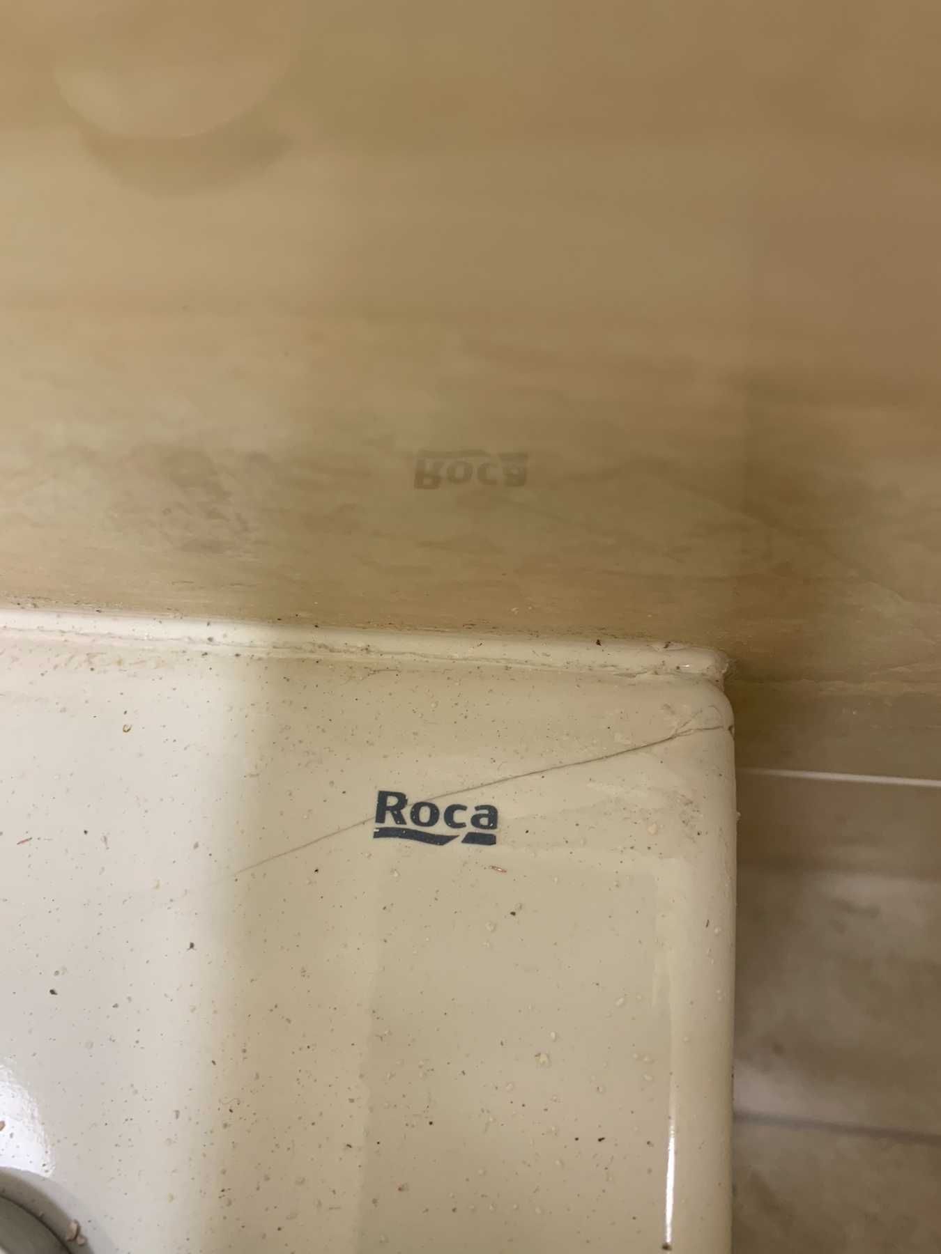 Підвісний туалет Roca