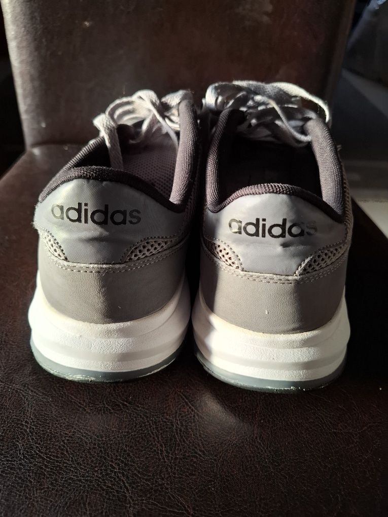 Sapatilhas Adidas Tamanho 46