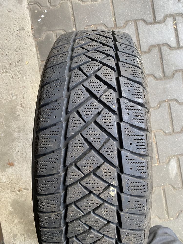 Opona Zimowa 1szt DUNLOP SP LT60 195/65R16C dostawcza wzmacniana