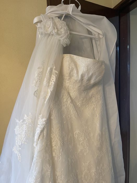 Vestido+ Veu + cauda de noiva Rosa Clará