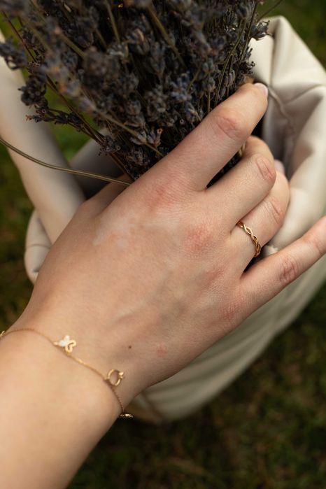 Złoty pierścionek pleciony, delikatny wzór nieskończoności