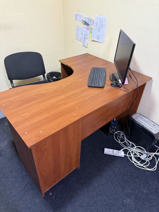 Офісні меблі б/у ціна догіврна