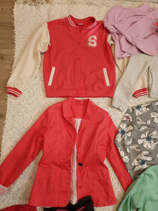 Paka ubrań dziewczęcych - bluzy, sweterki