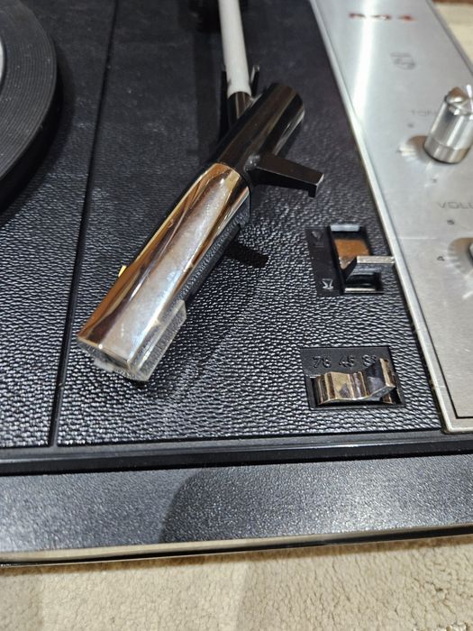 Gira discos marca Philips 504