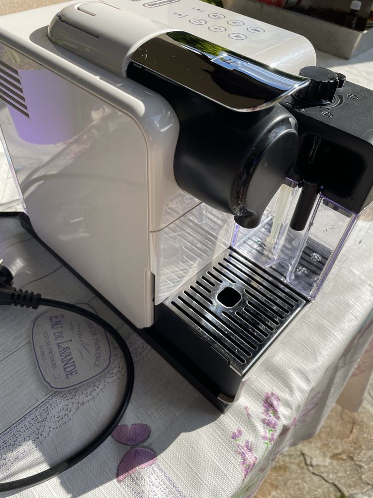 Ekspres Nespresso DeLonghi na kapsulki