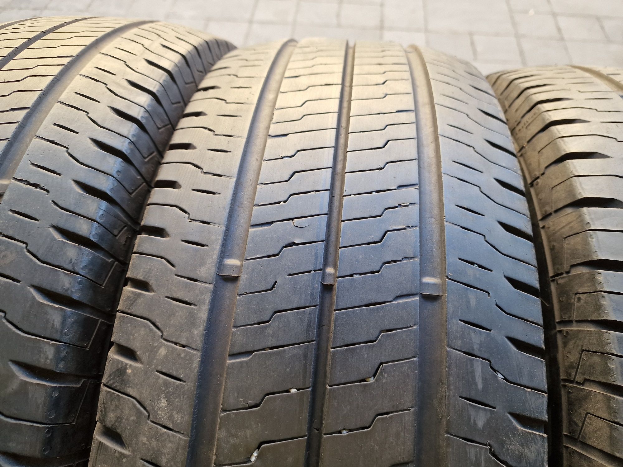 Летняя резина 235/65 R16C Continental vanco