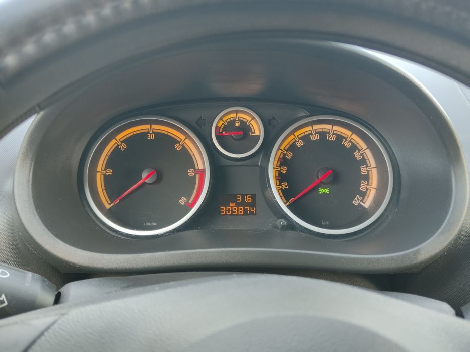 Opel Corsa D 1.3 CDTI 2011 rok