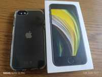 iPhone se 2020 .