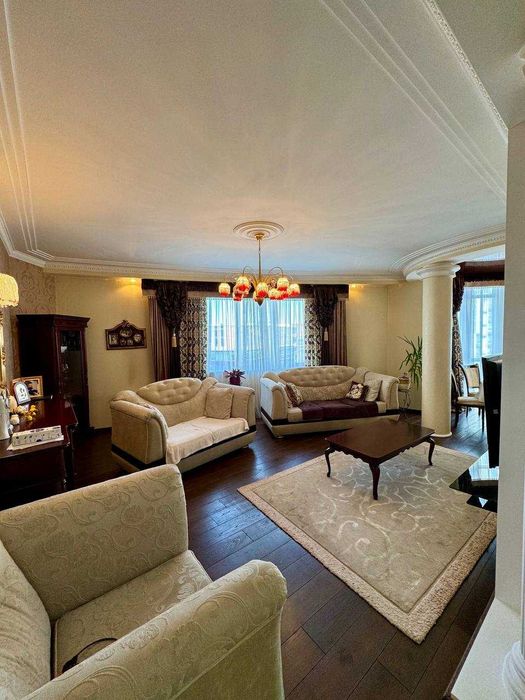 Продається елітна 3-кімнатна квартира в новобудові на Чорновола, 67