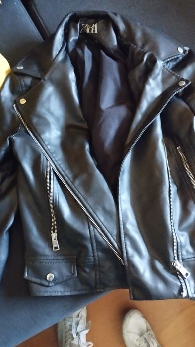 Blusão preto couro Zara