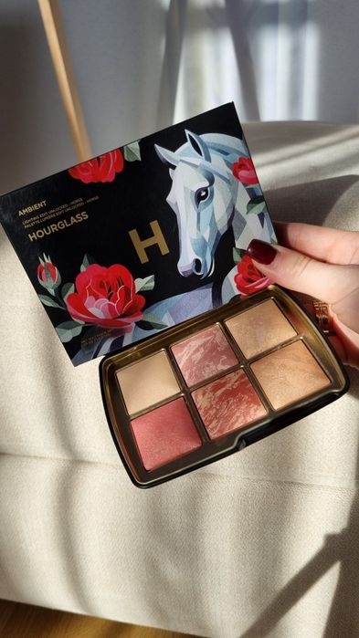 Палетка Hourglass horse