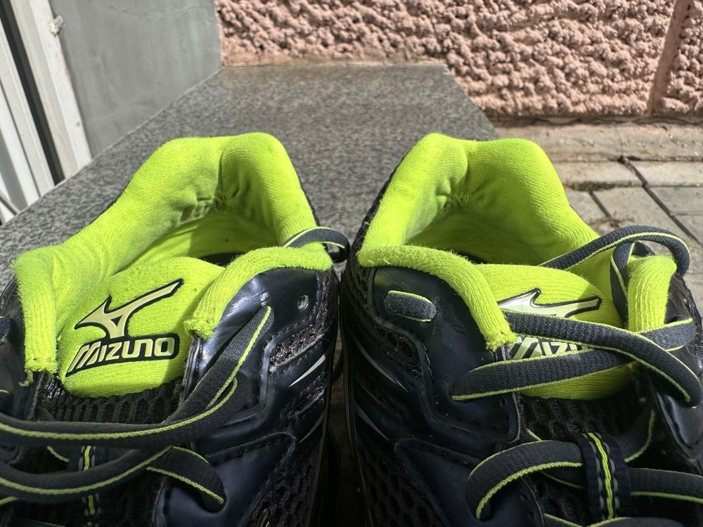 Mizuno Wave Enigma 5 45 размер оригинал кроссовки