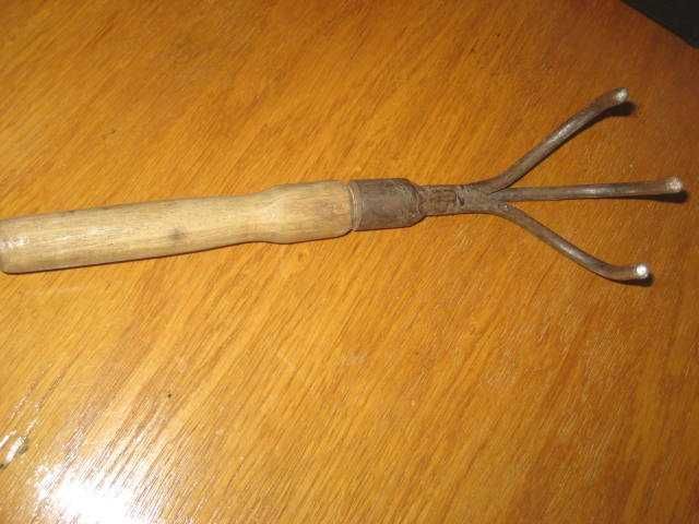 Грабельки маленькі для роботи на грядках