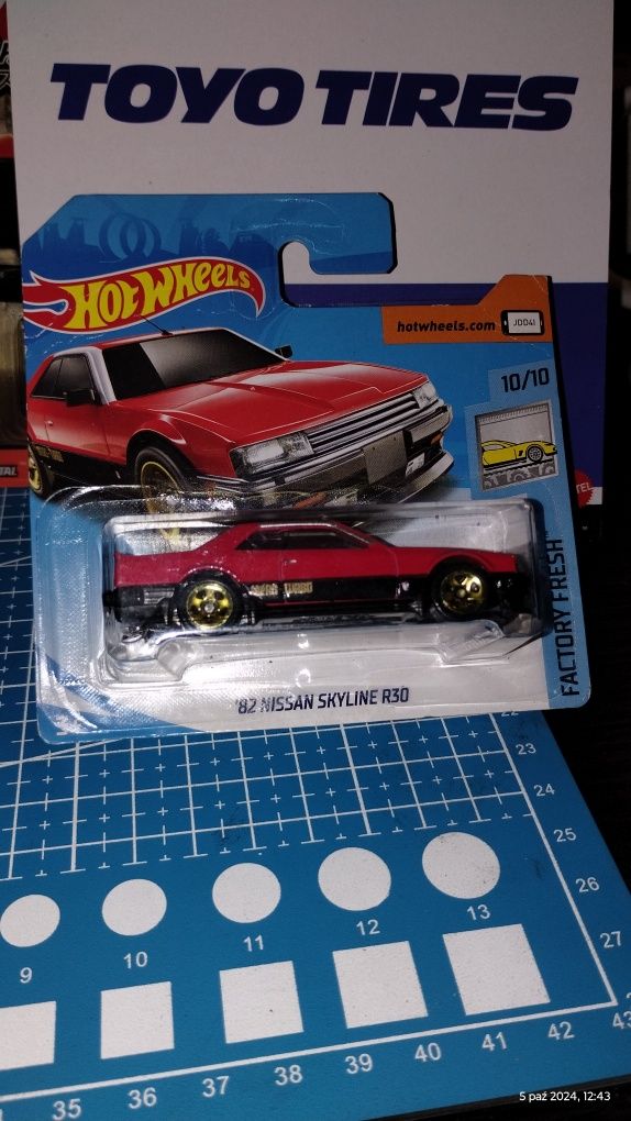 Hot Wheels 82 Nissan Skyline R30
