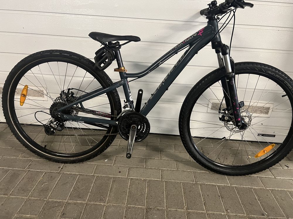 Specialized Jynx , koła 27.5 , rama XS