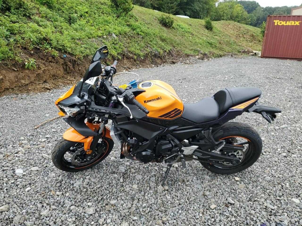 2025 Kawasaki EX650 P