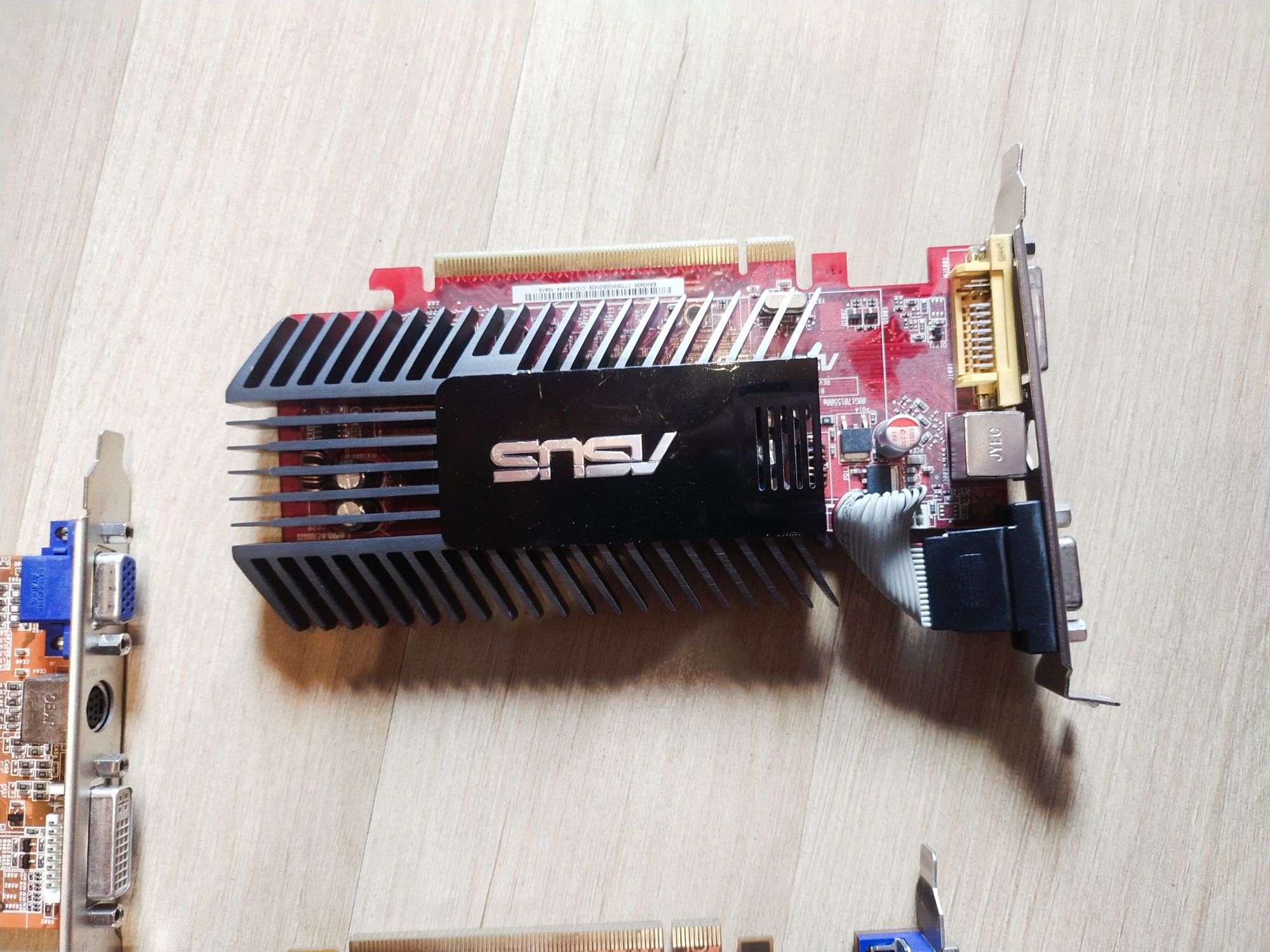 Karta graficzna Asus i Gigabyte
