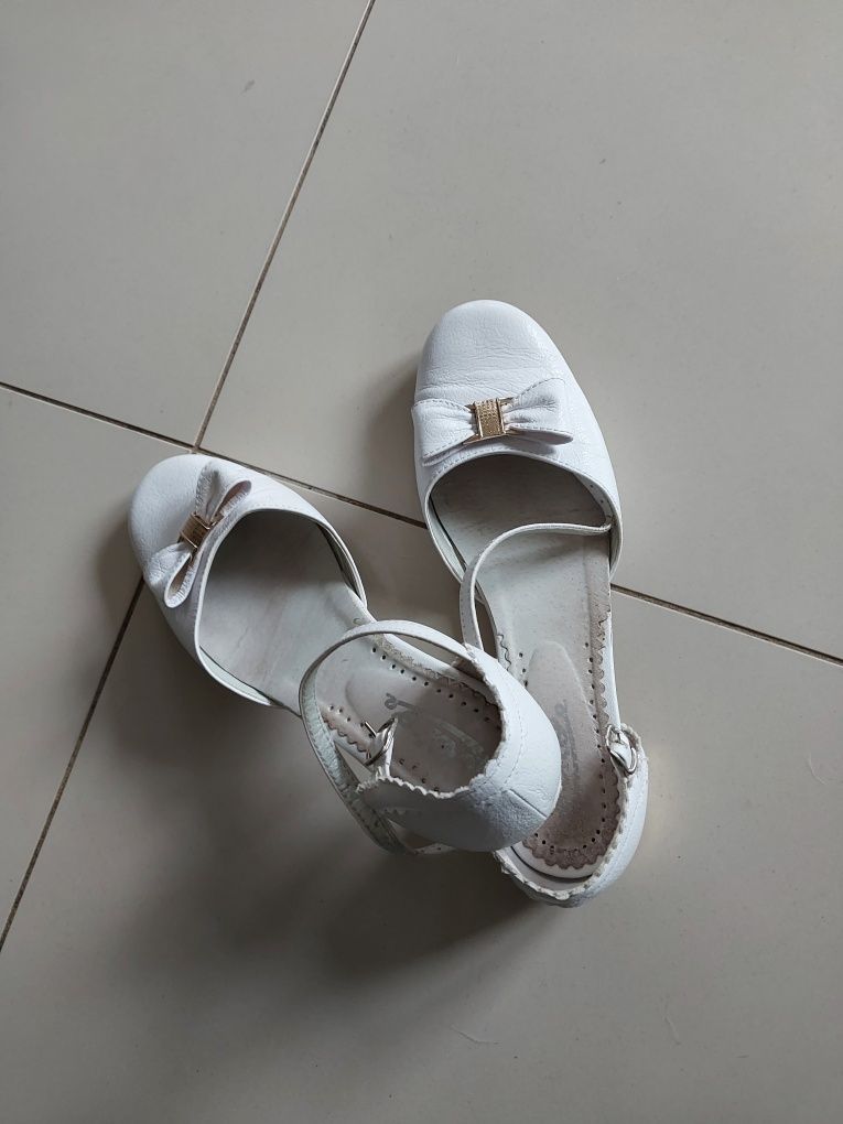 Buty białe eleganckie, komunijne