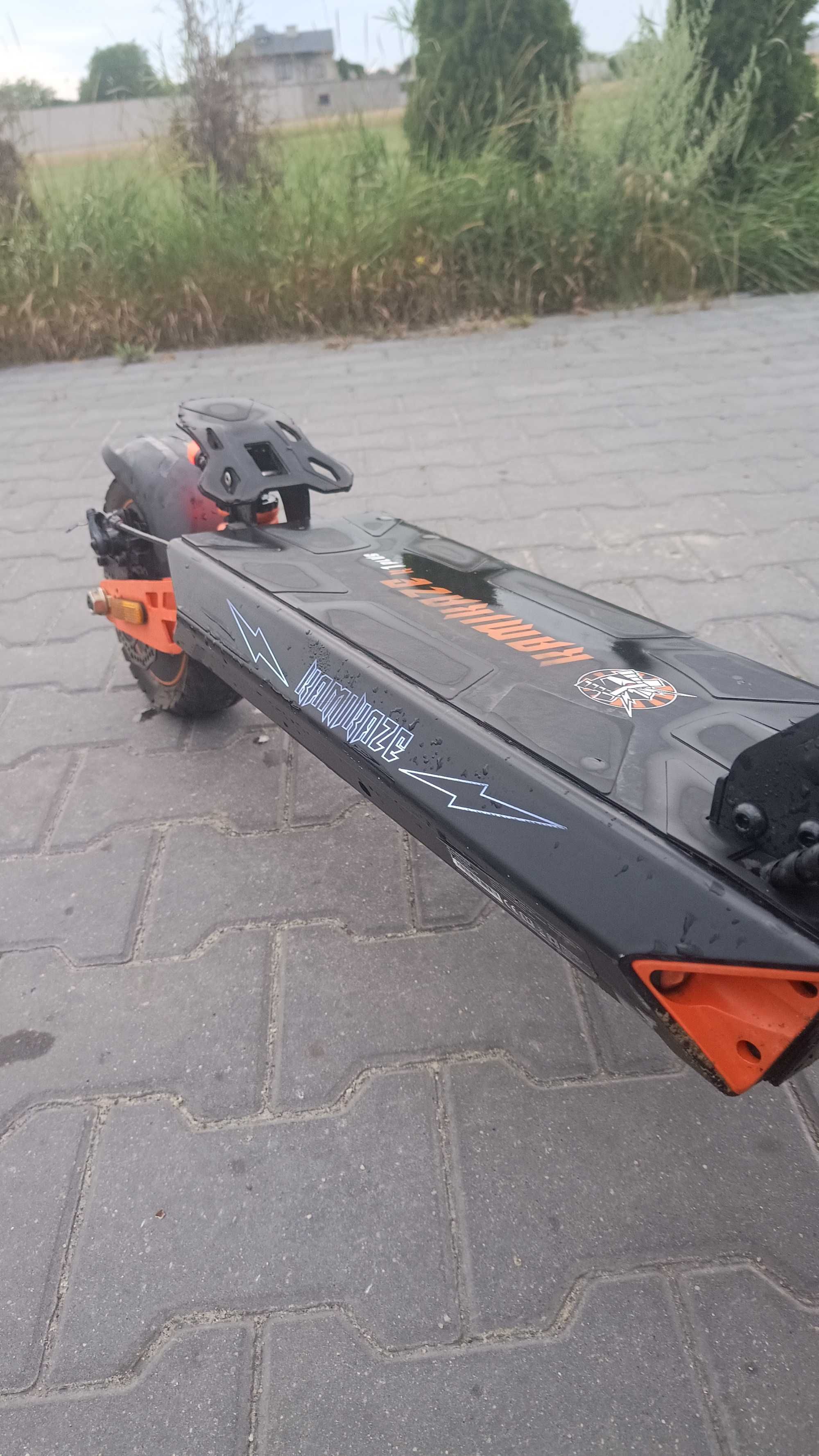 Hulajnoga elektryczna kamikaze k1 plus posiada gwarancję