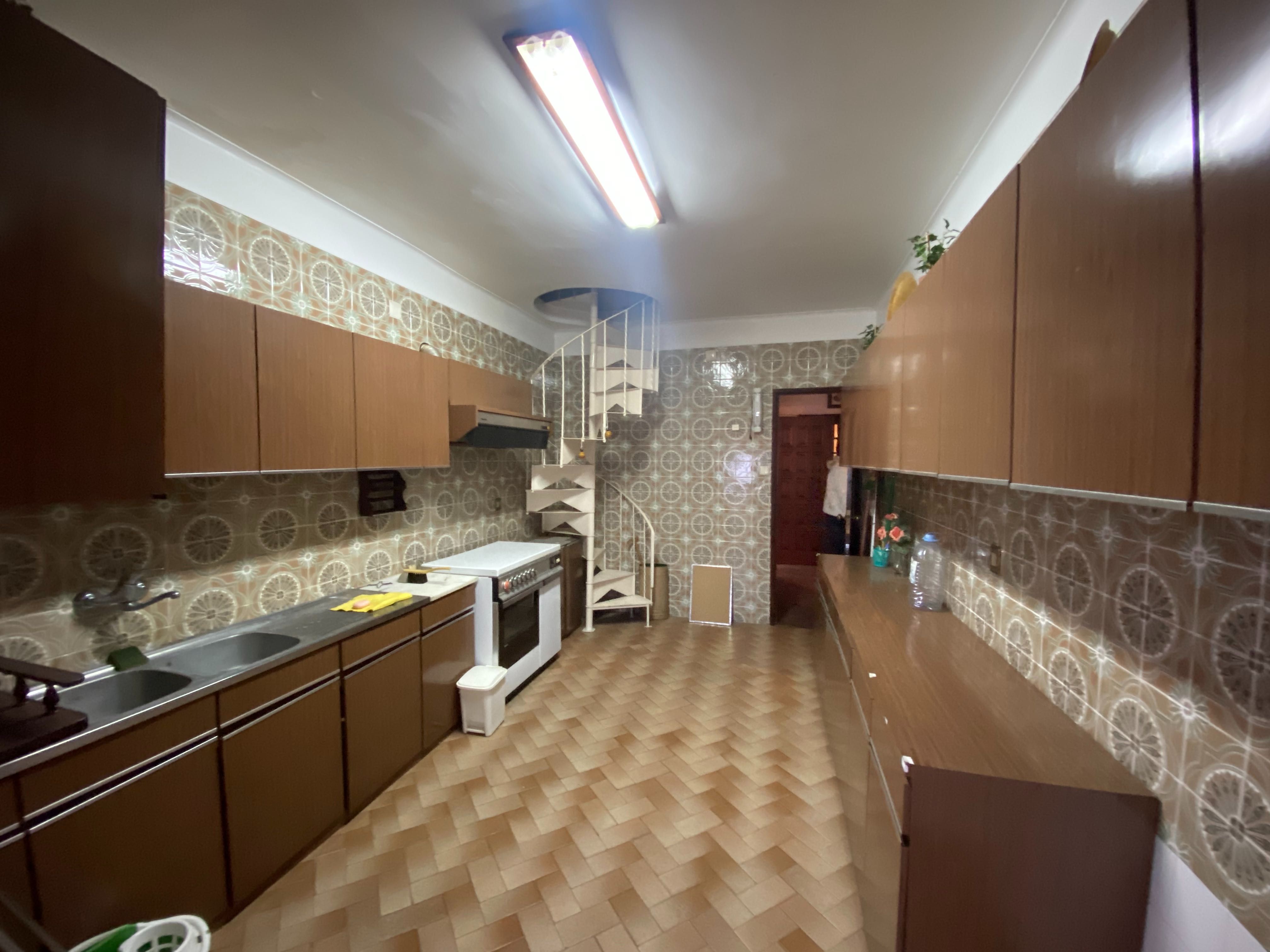 Quarto WC PRIVADO a 5min do comboio da Amadora