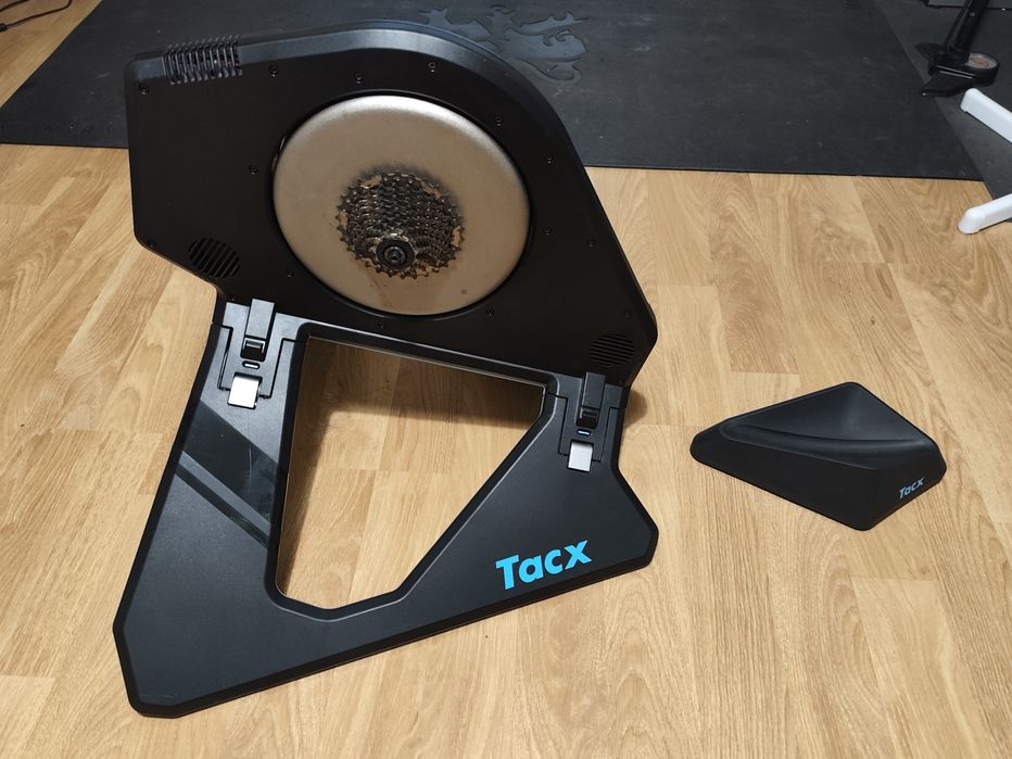 Rolo Smart trainer TACX NEO 2T