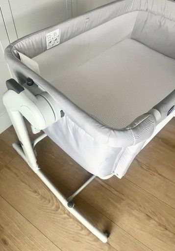 Łóżeczko dostawne Chicco Next2me Magic Evo z kokonem niemowlęcym