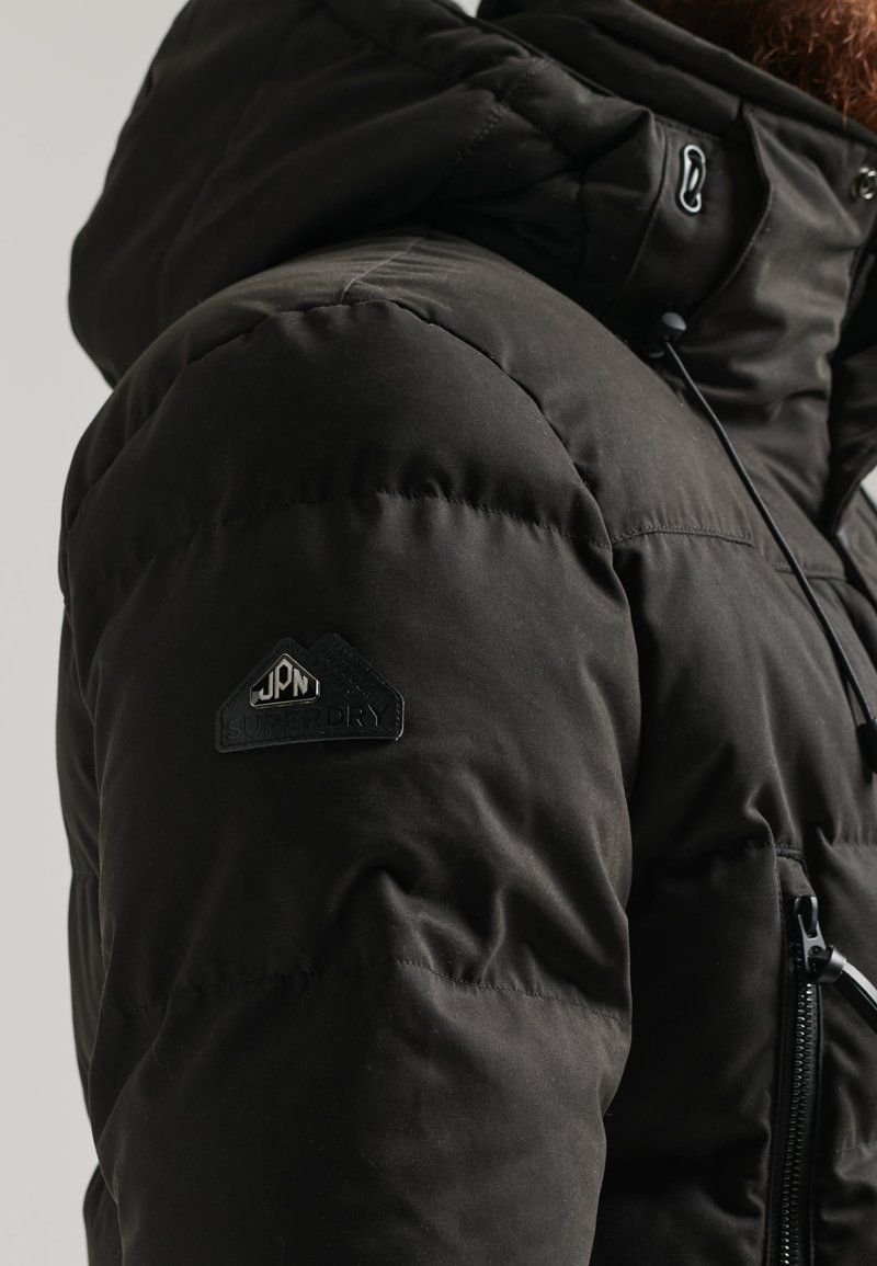 Kurtka zimowa, parka z kapturem czarna Superdry L